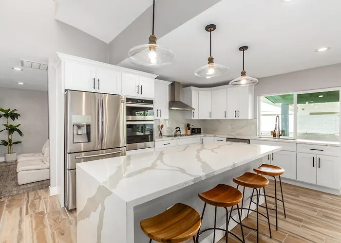 The Agave Family Oasis-modern 5br-pool-bar Ferienhaus