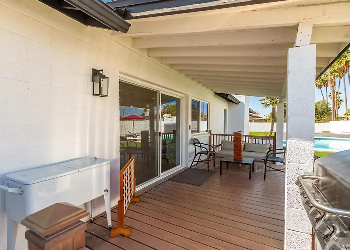 The Agave Family Oasis-modern 5br-pool-bar Ferienhaus