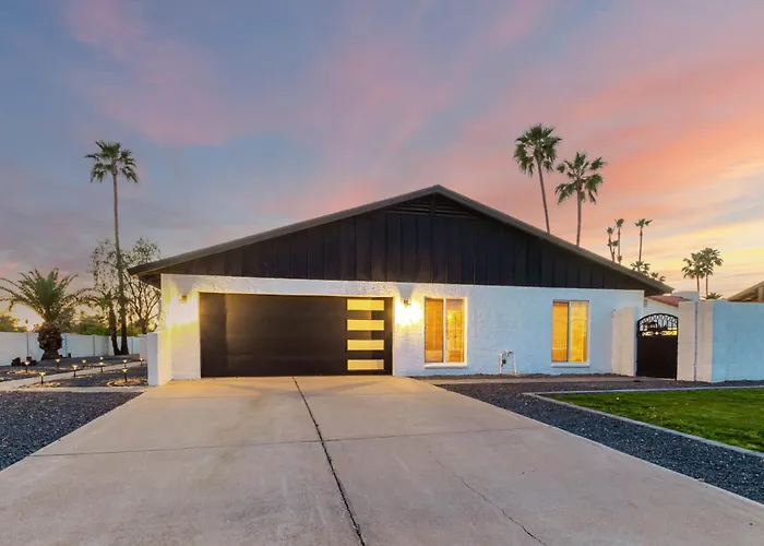 The Agave Family Oasis-modern 5br-pool-bar