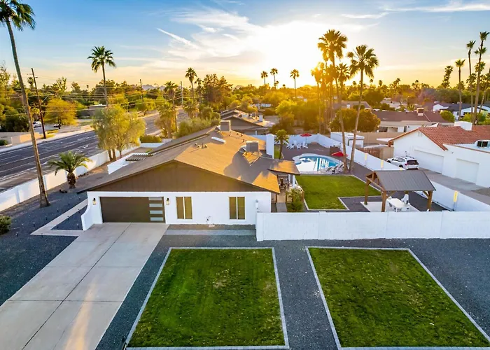The Agave Family Oasis-modern 5br-pool-bar