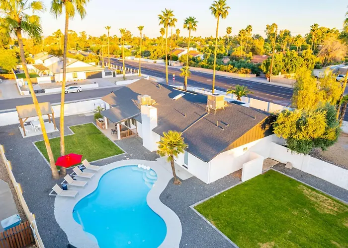 The Agave Family Oasis-modern 5br-pool-bar Ferienhaus